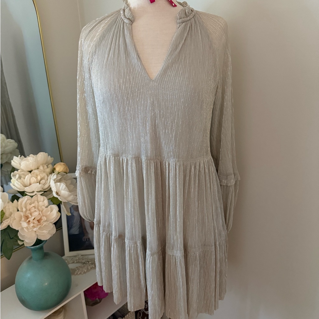 1. State Gray Long Sleeve V-Neck Dress